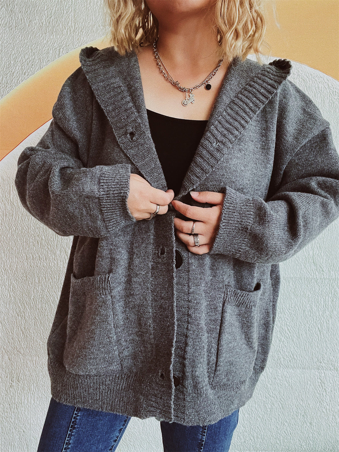 Damen bequeme Strickjacke mit Kapuze und praktischen Taschen Drune