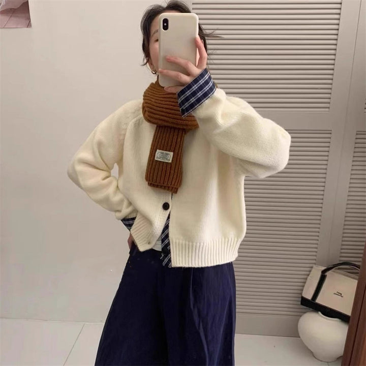 Damen Strickjacke mit eleganten Knopfdetails und hübschem Muster Drune