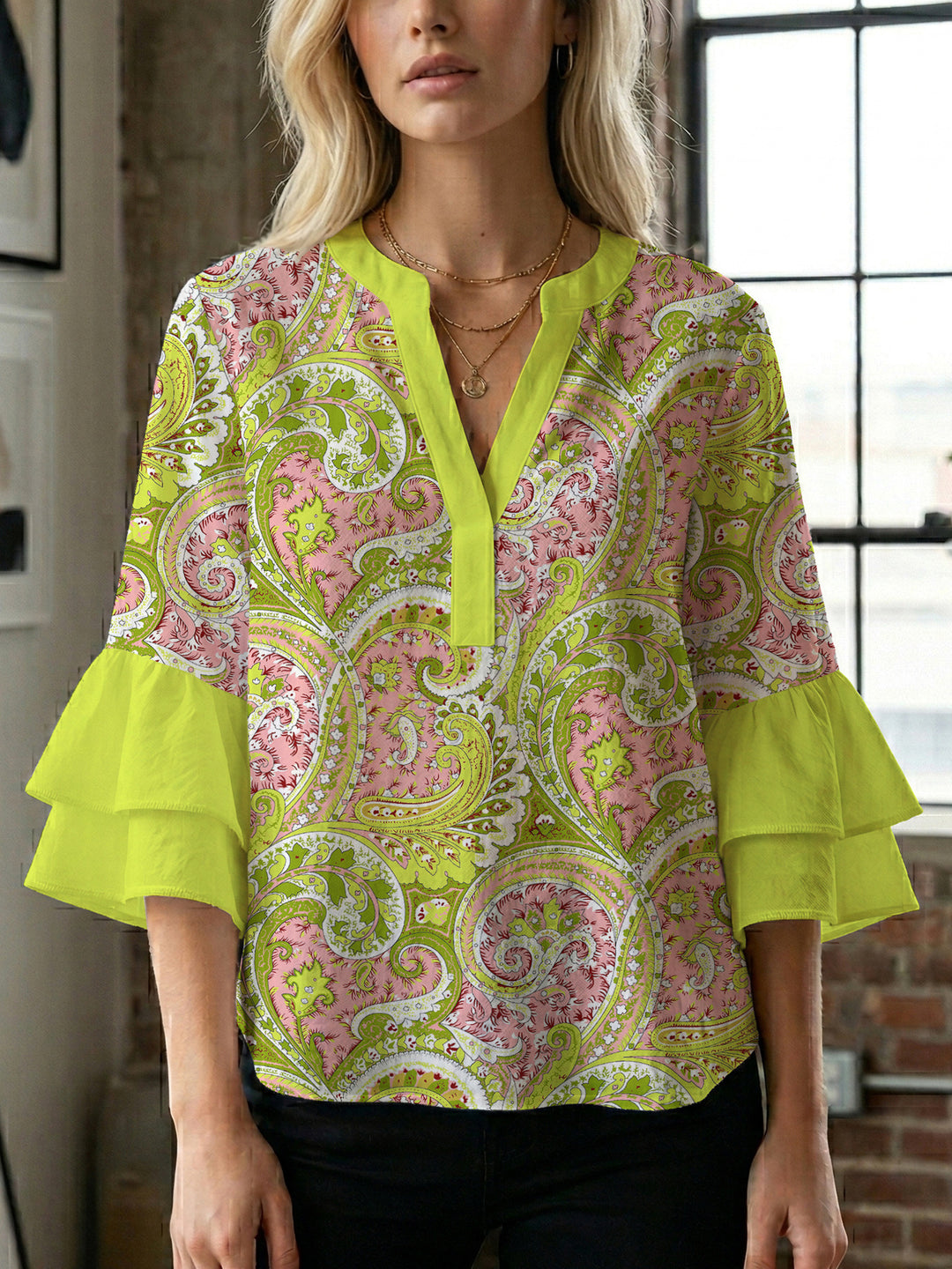 Damen Bluse mit voluminösen Rüschenärmeln und kreativem Floraldesign Drune