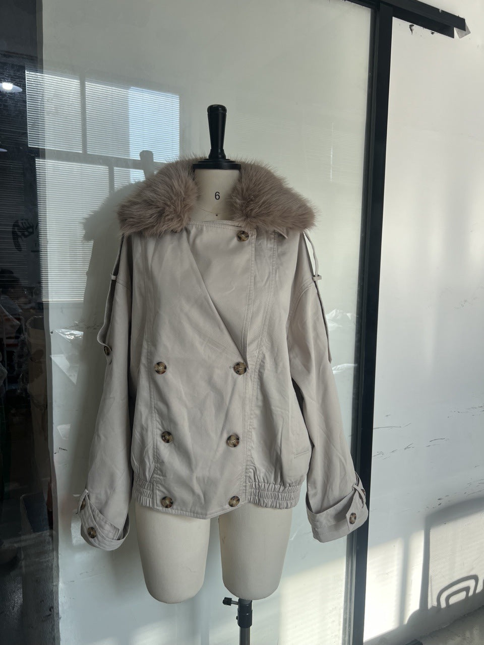 Damen Modische Outdoor-Jacke mit elegantem Kunstfellkragen Drune