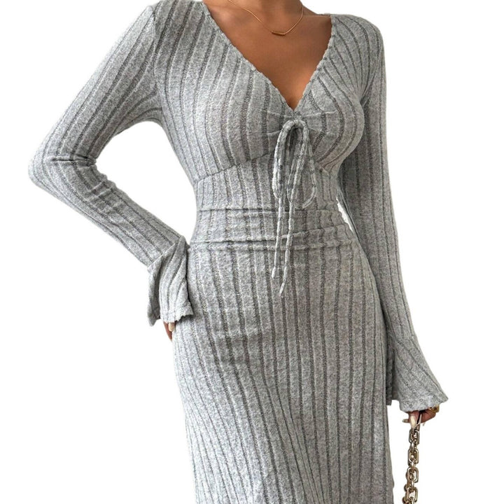 Damen Strickkleid mit tiefem V-Ausschnitt und modischen Bindebändern Drune