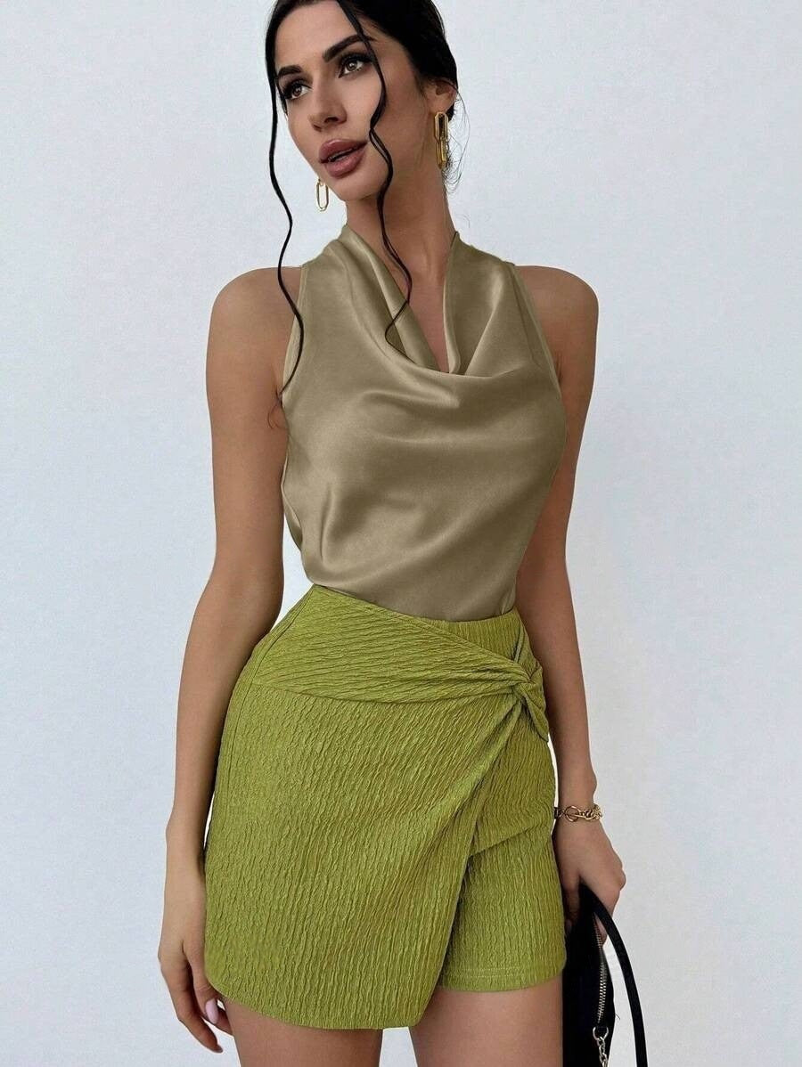 Damen Elegantes Satinoberteil mit schickem Wasserfall-Ausschnitt Drune