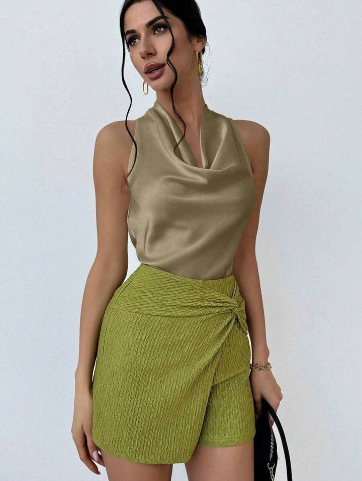 Damen Elegantes Satinoberteil mit schickem Wasserfall-Ausschnitt Drune