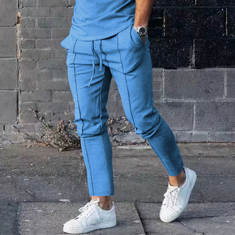 Herren nan eng anliegendes Langarmshirt aus Baumwollstretch mit Rundhalsausschnitt und körperbetonter Passform Drune