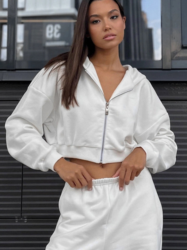 Damen sportliches Loungewear-Set mit cropped Hoodie und lässigen Shorts
