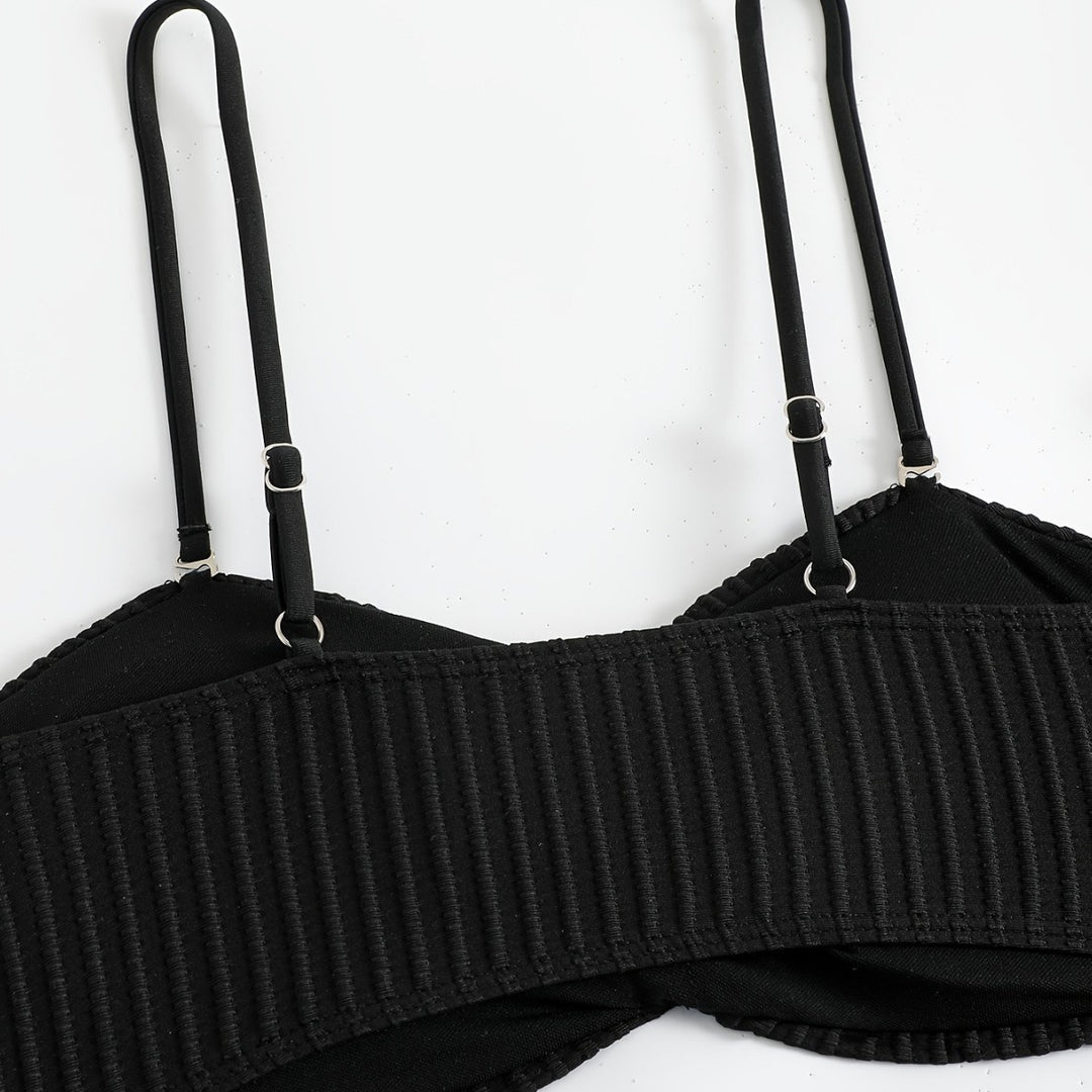 Damen Bikini Set mit elegantem Rüschen-Detail und modischen Kettenakzenten Drune