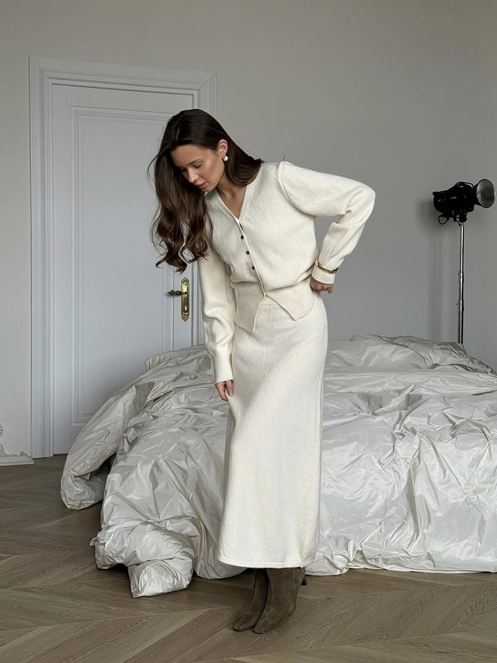 Damen Strickensemble mit klassischem V-Ausschnitt und Knopfdetails Drune