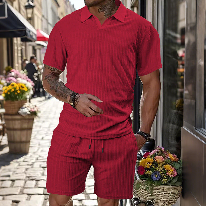 Herren nan Strick-Lounge-Ensemble mit Polokragen V‑Einsatz und Tunnelzug-Bermudas Drune