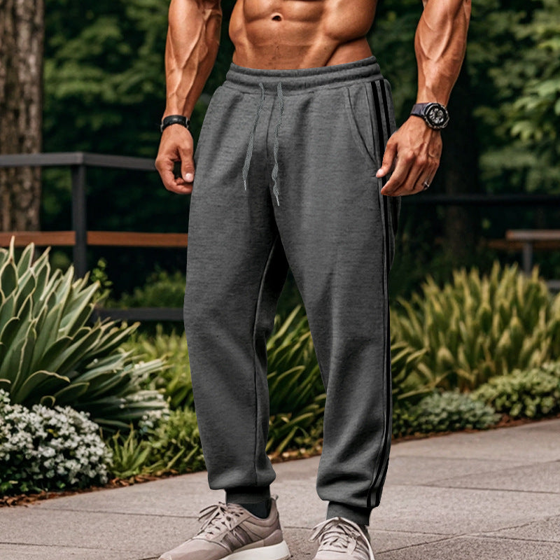 Herren Bequeme Sporthose mit kontrastierenden Seiteneinsätzen und elastischem Bund Drune