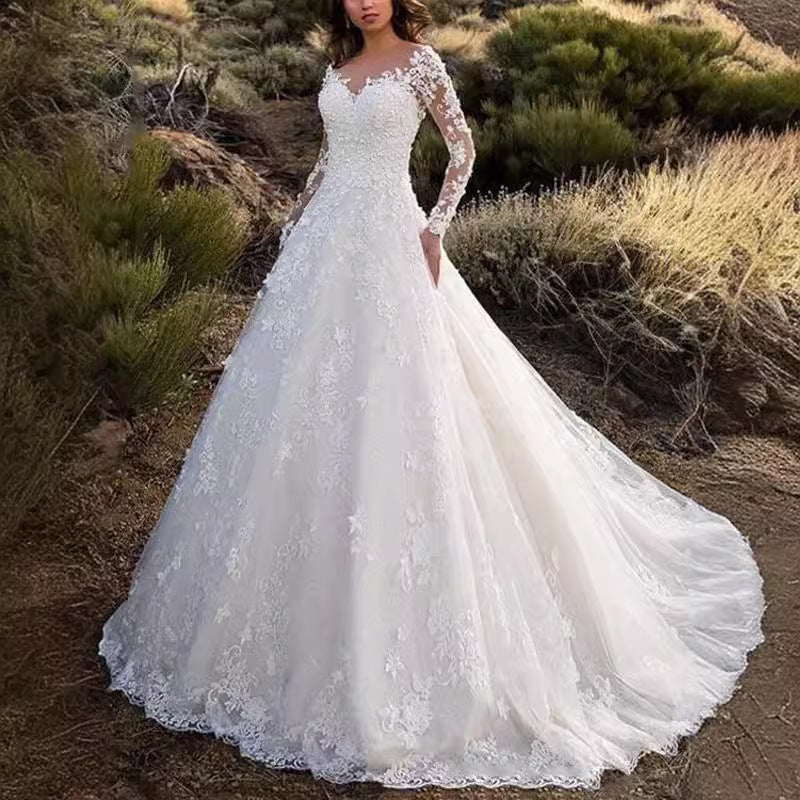 Elegantes Damen Hochzeitskleid mit Spitzenverarbeitung & voluminösem Rock für Hochzeit | Drune