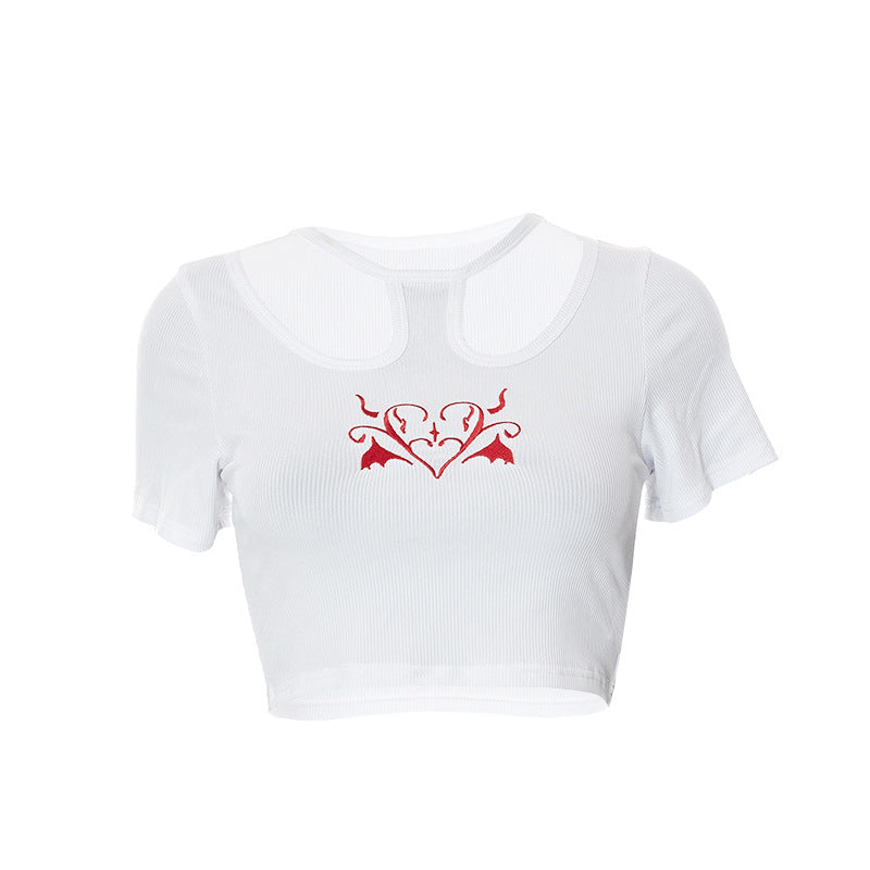 Damen Crop-Top mit kreativem Cut-Out und gesticktem Herzdesign Drune