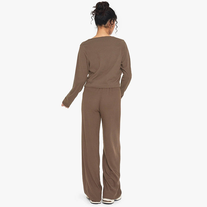 Damen bequemer Strickanzug mit cropped Jacke und weitem Hosenbein Drune
