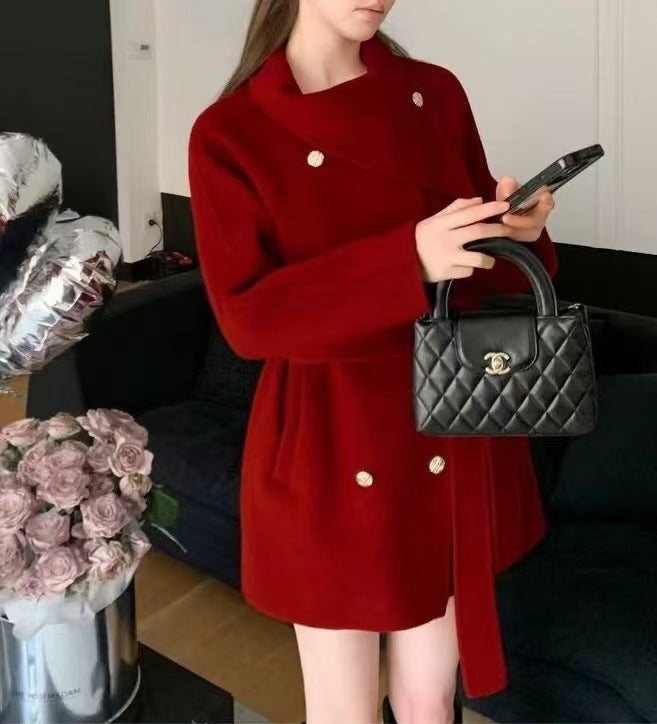 Damen modische Kurzjacke mit asymmetrischem Kragen und goldenen Knopfdetails Drune