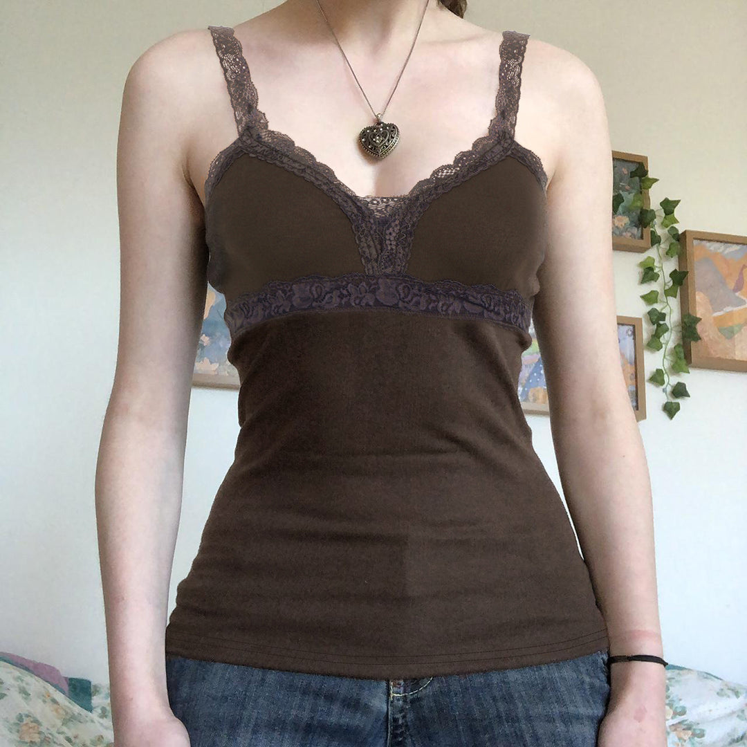 Damen Spitzen-Trägertop mit elegantem Design und zarten Rüschen Drune