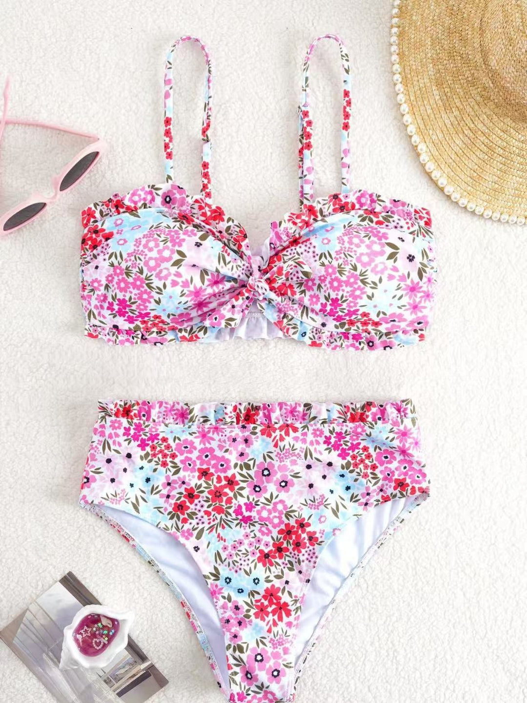 Damen Bikini-Set mit fröhlichem Blumenmuster und gerafftem Bustier Drune