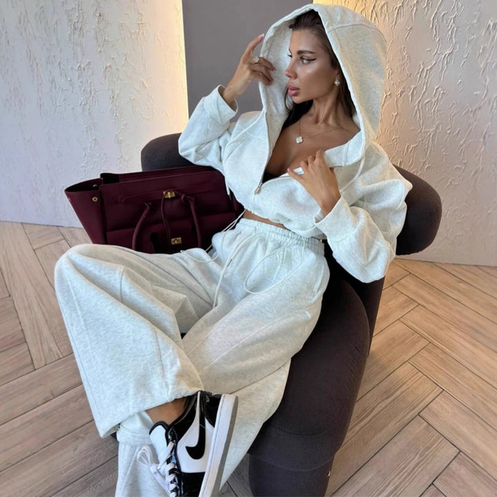 Damen Cropped Hoodie und weite Sweatpants Kombi Drune