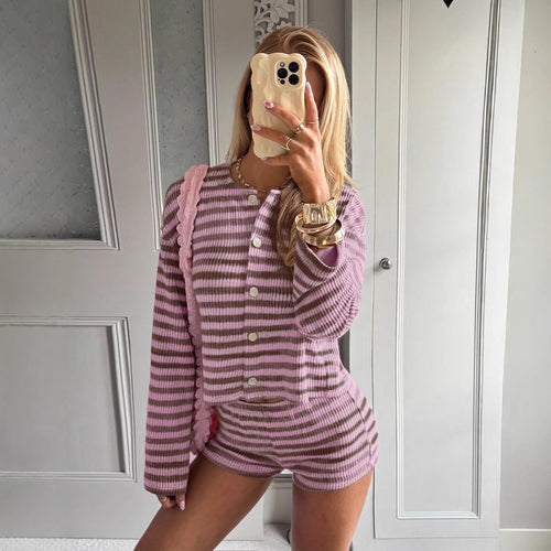 Damen nan gestreiftes Feinstrick-Loungewear-Set mit Knopfleiste und Highwaist-Shorts Drune