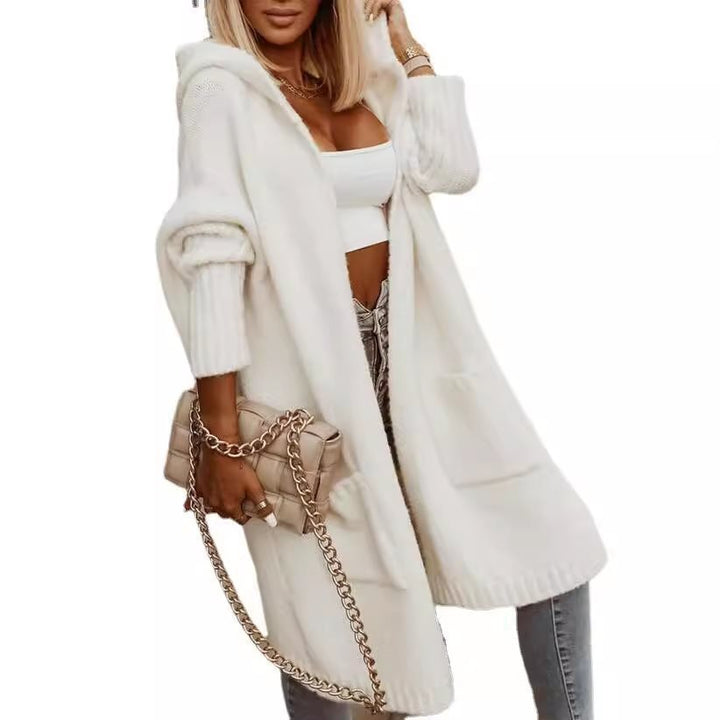 Damen Strickjacke mit Kapuze und verspieltem Schriftzug Drune