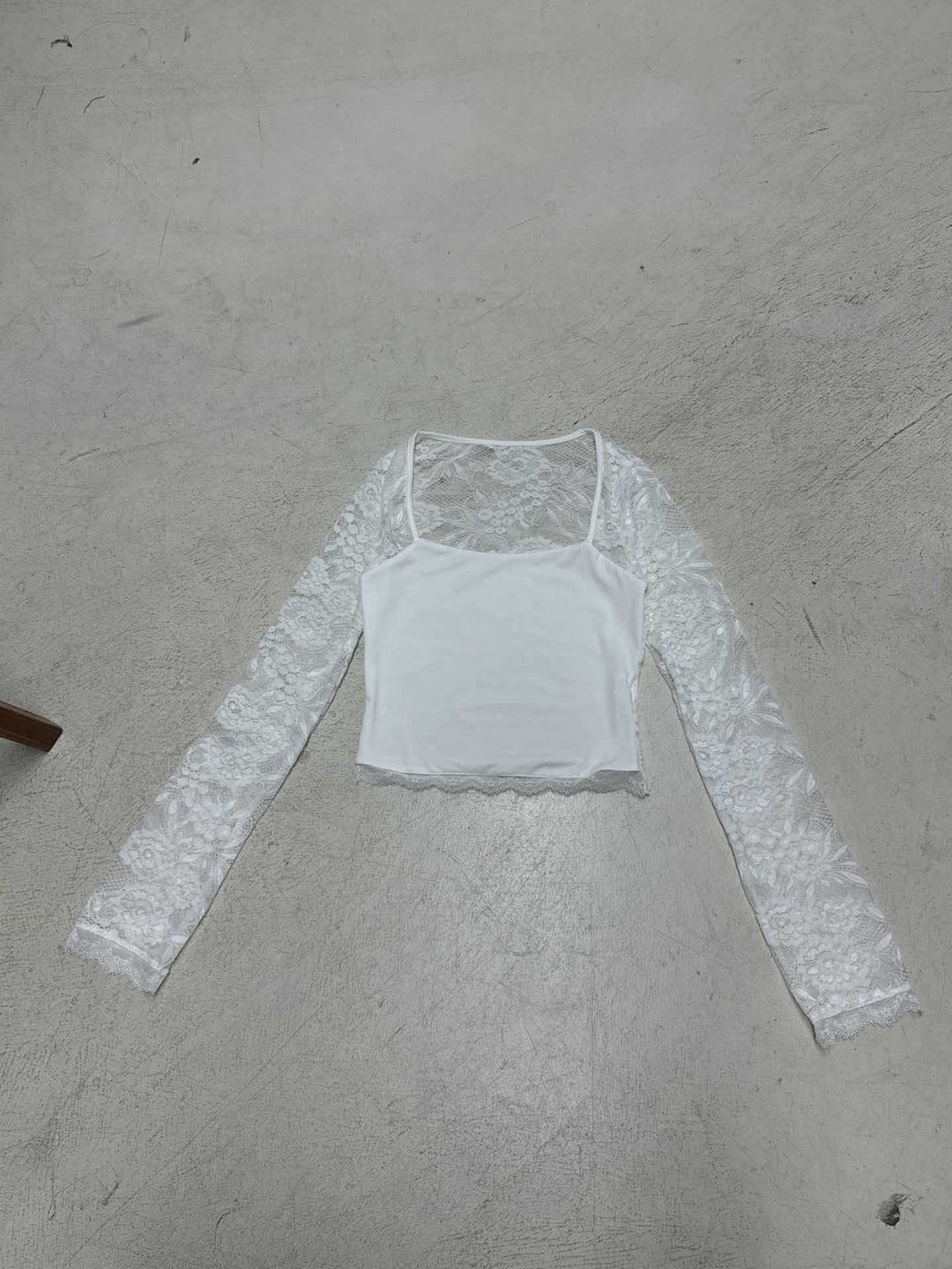 Damen kurzärmeliges Oberteil mit eleganten Spitzenärmeln und raffiniertem Design Drune