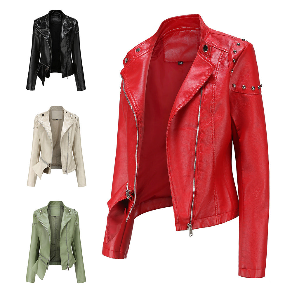 Damen nan asymmetrische Kunstleder-Bikerjacke mit Nietenapplikation und tailliertem Schößchen Drune