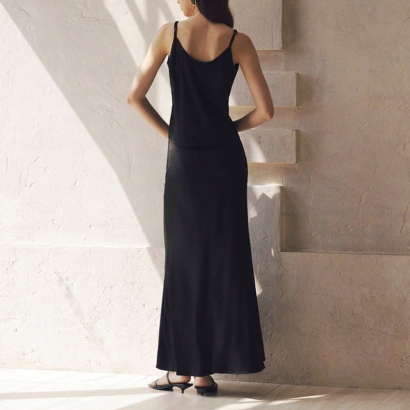 Damen Maxikleid mit schwingendem Rock und elegantem Ausschnitt Drune