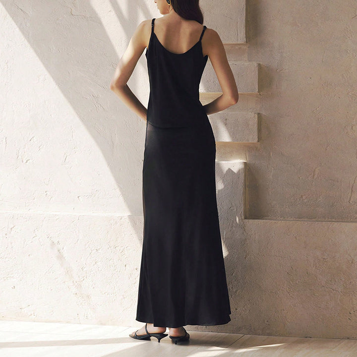 Damen Maxikleid mit schwingendem Rock und elegantem Ausschnitt Drune