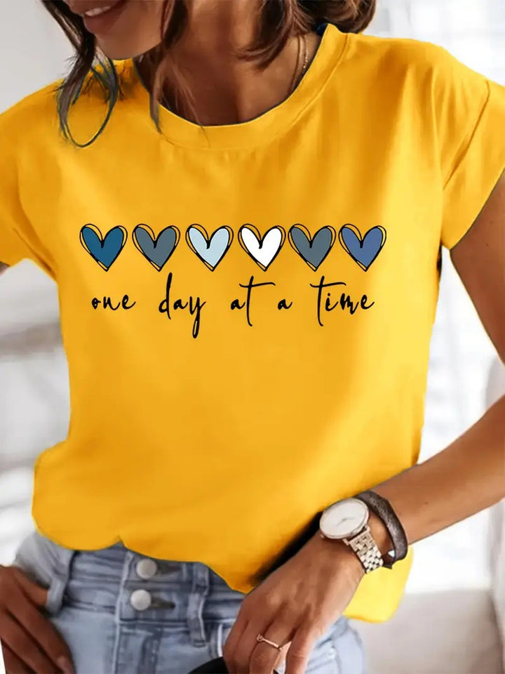 Damen Casual Grafik T-Shirt mit Herzdesign und inspirierendem Zitat Drune