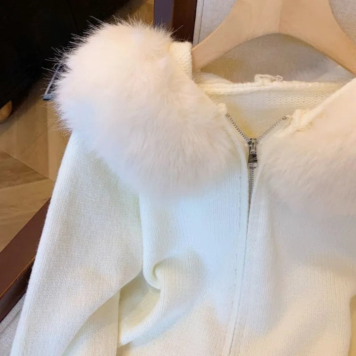 Damen Strickjacke mit abnehmbarer Kunstfellkapuze und enganliegendem Schnitt Drune