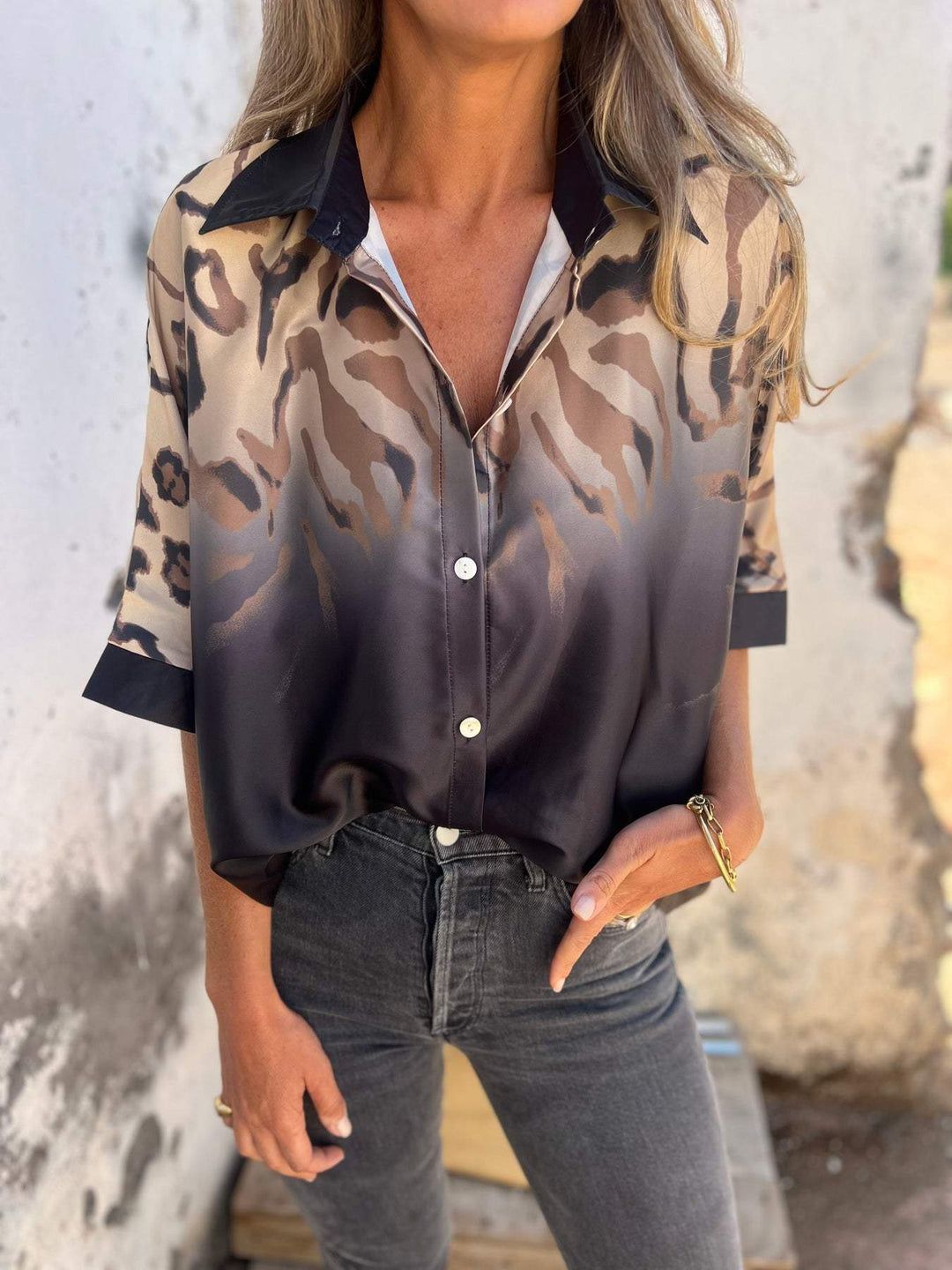 Damen elegante Seidenbluse mit zeitgemäßem Leo-Muster Drune