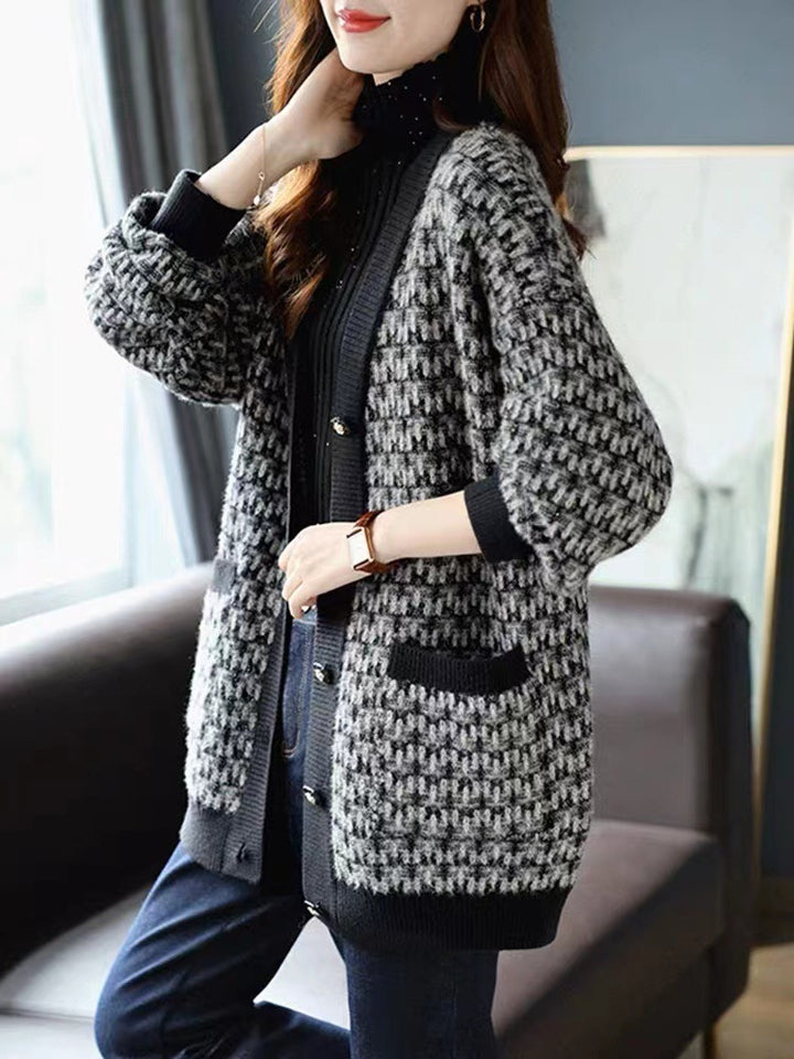 Damen Strickjacke im modernen Graphic-Design Drune