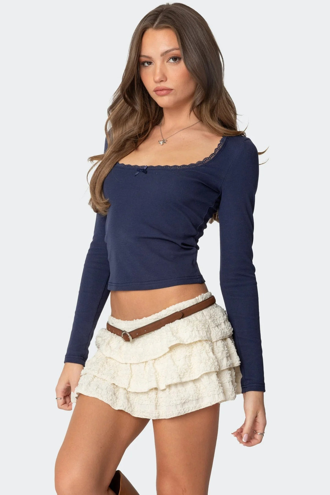 Damen Langarmshirt mit quadratischem Ausschnitt und Spitzenakzenten Drune