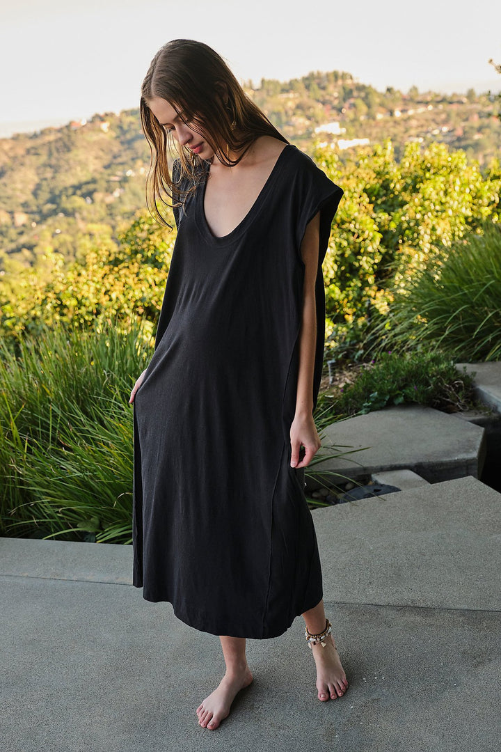 Damen lässiges Maxikleid mit tiefem Ausschnitt und seitlichen Schlitzen Drune
