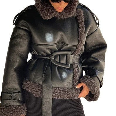 Damen Kunstfelljacke mit stylishen Details und oversized Schnitt Drune