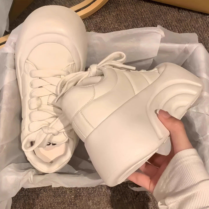 Damen Sneaker mit innovativer dämpfender Sohle und stylishen Details Drune