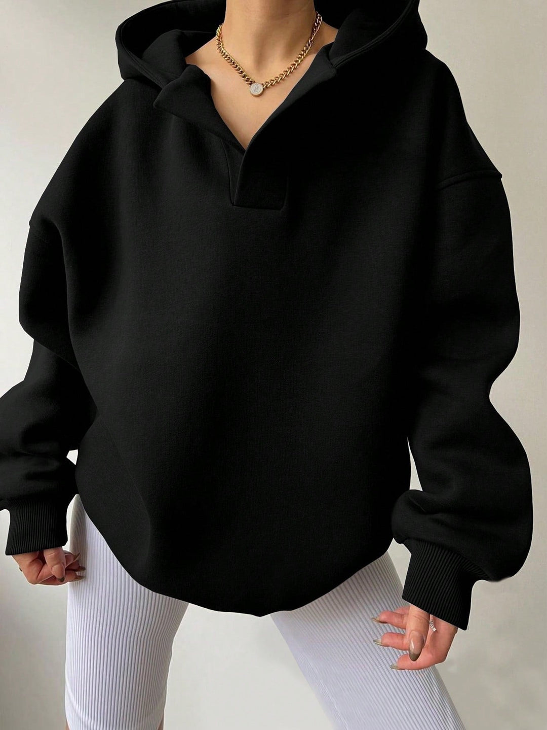 Damen Oversized Hoodie mit kurzem Kragen und praktischen Seitentaschen Drune