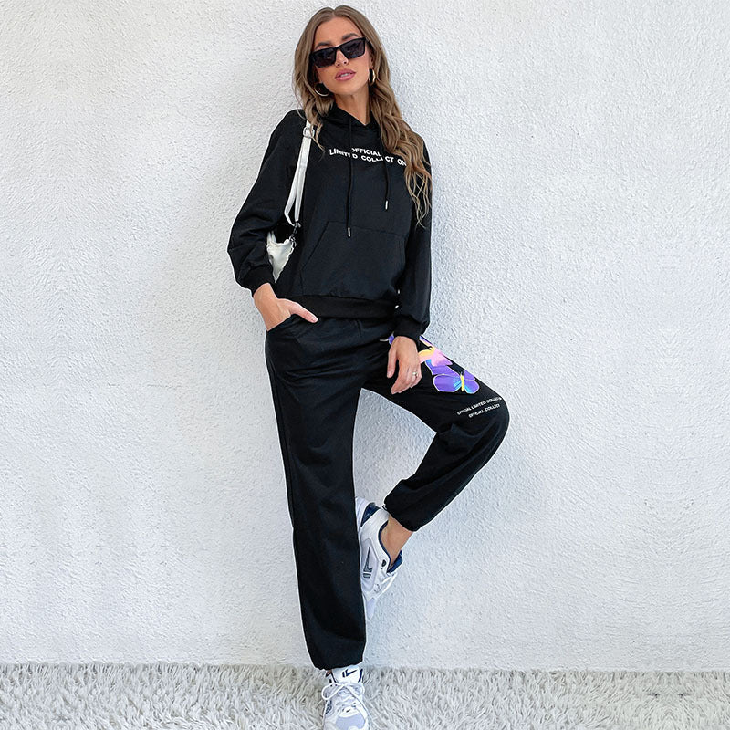 Damen Sportliche Hoodiekombination mit buntem Schmetterlings-Design und lässigen Details Drune