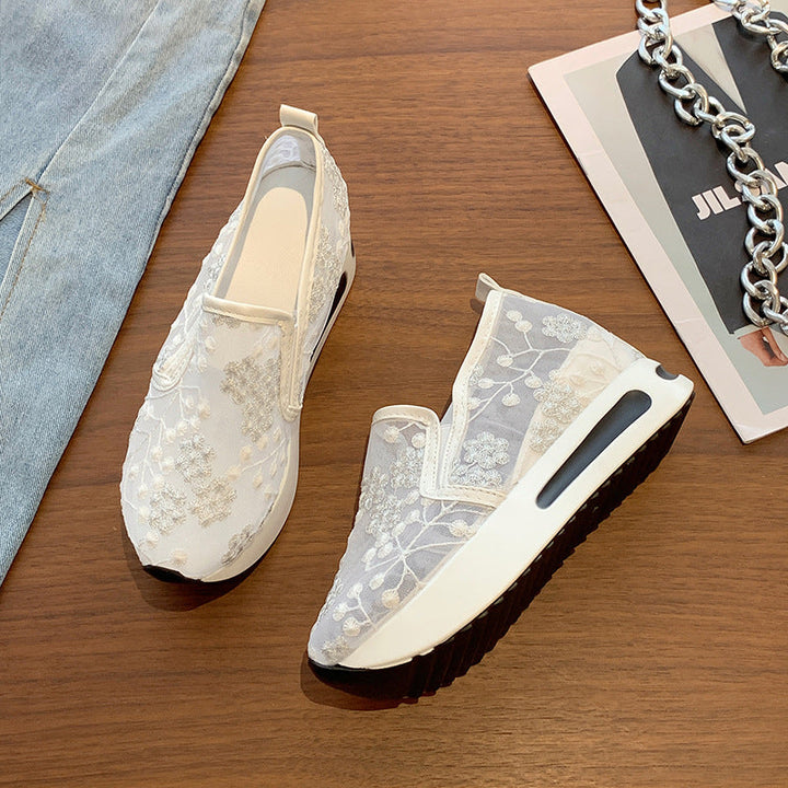 Damen Komfortable Sneaker mit floralem Stickmuster und rutschfester Sohle Drune