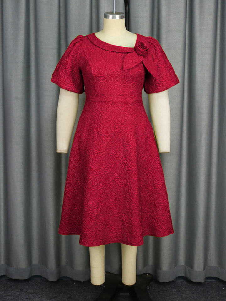 Damen Elegantes Kleid mit strukturierter Blumenapplikation Drune