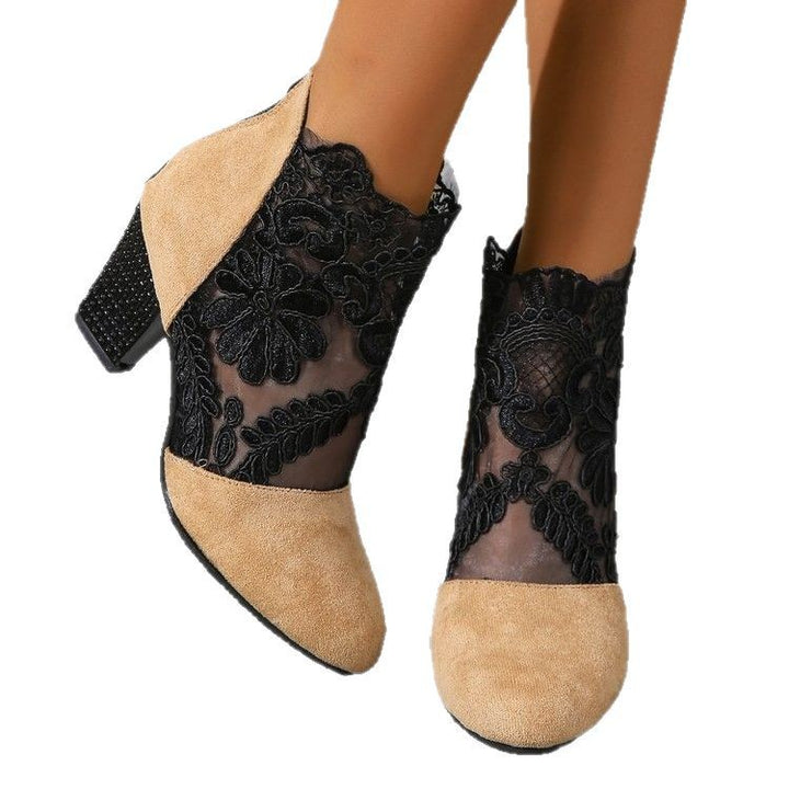 Damen Stiefeletten mit romantischem Spitzen-Obermaterial und komfortablem Blockabsatz Drune