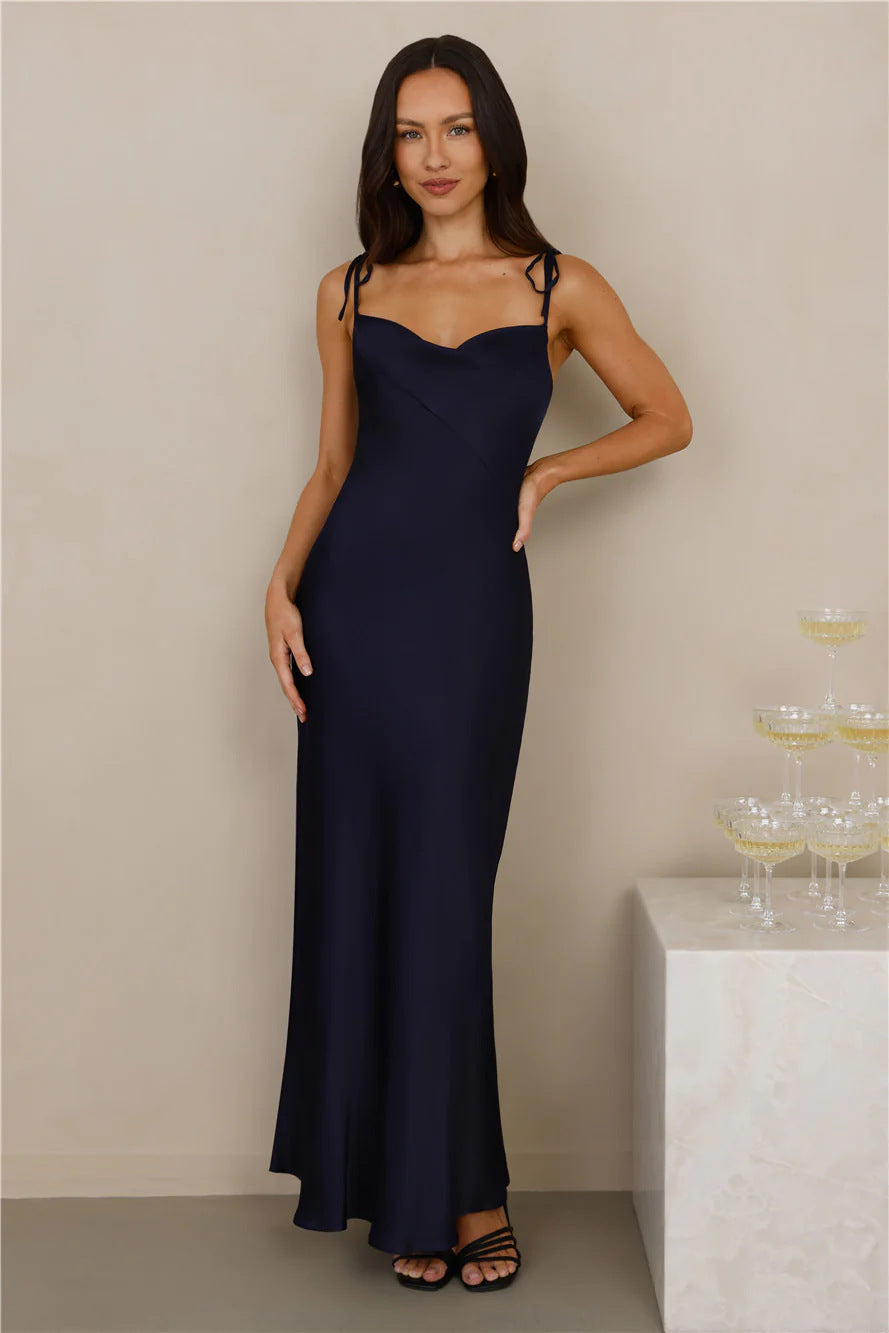 Damen Langabendkleid mit zarten Spaghettiträgern und eleganter Silhouette Drune