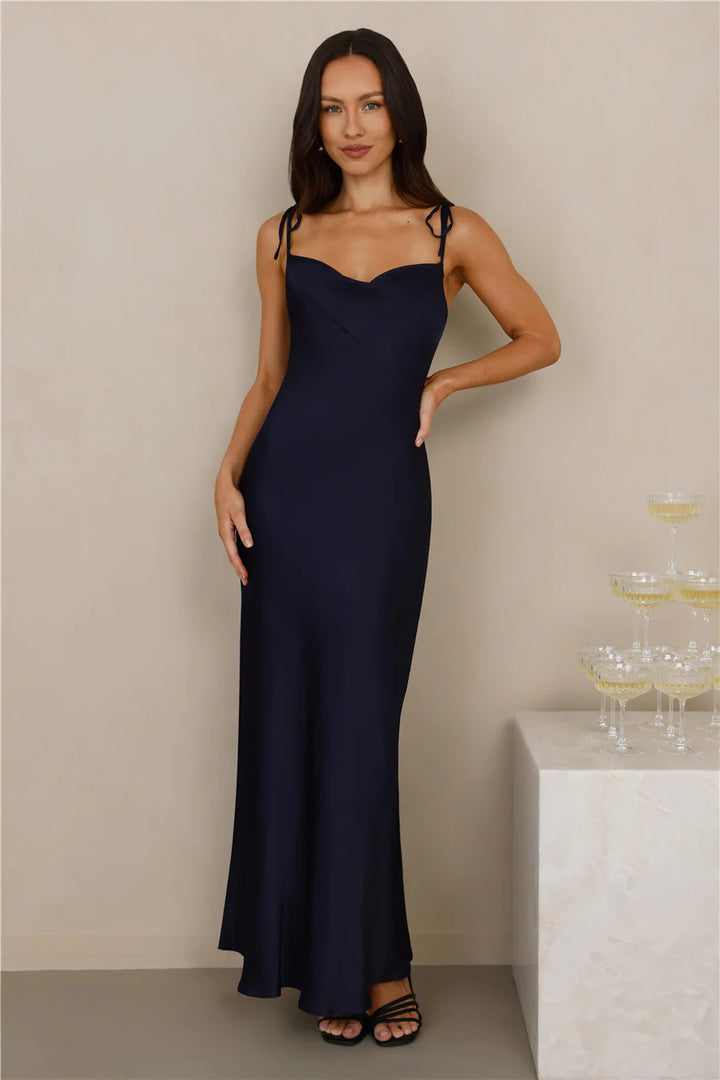Damen Langabendkleid mit zarten Spaghettiträgern und eleganter Silhouette Drune