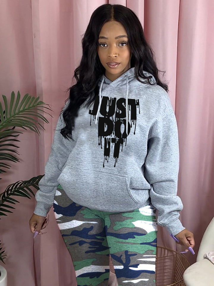 Damen sportlicher Kapuzenpullover mit grafischem Druck und Kängurutasche Drune