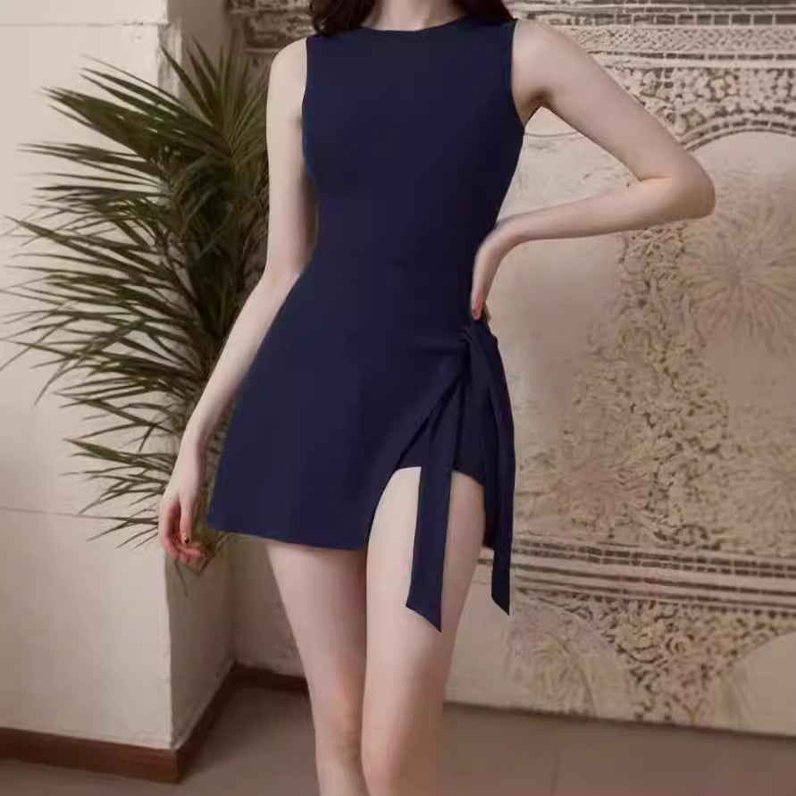 Damen Bademode mit asymmetrischer Drapierung und seitlichem Bindegürtel Drune
