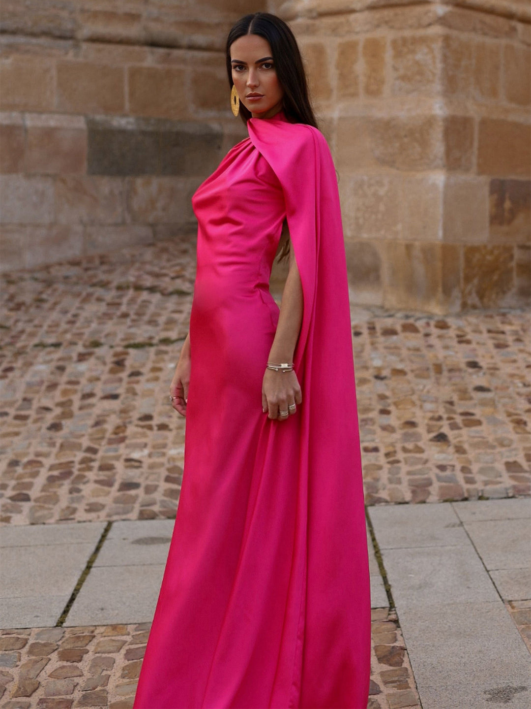Damen Elegantes Abendkleid mit fließendem Design und schulterfreier Kapuze Drune