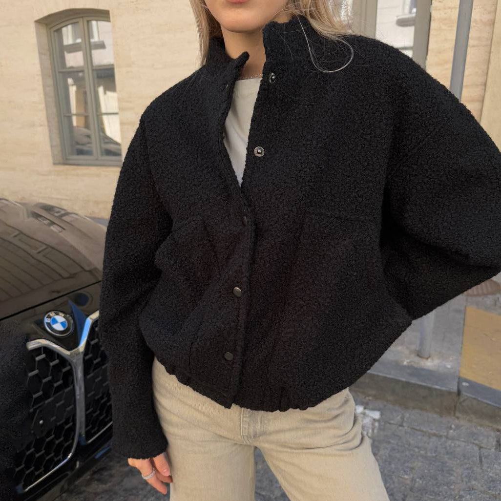 Damen Kuscheljacke mit Knopfverschluss und praktischen Taschen Drune