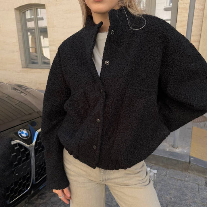 Damen Kuscheljacke mit Knopfverschluss und praktischen Taschen Drune