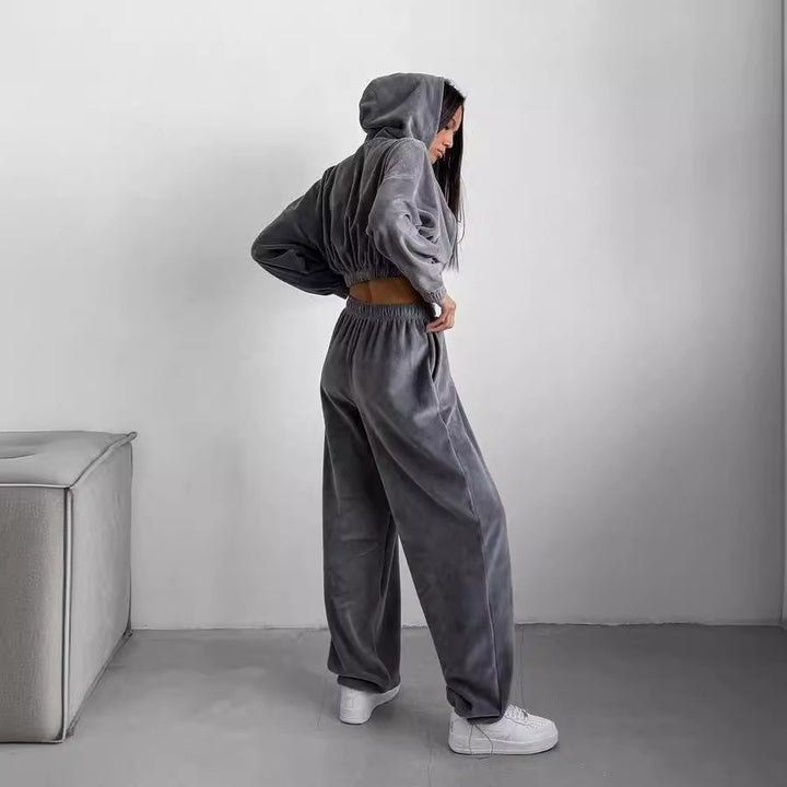 Damen Velours Freizeitanzug mit hohem Kragen Drune