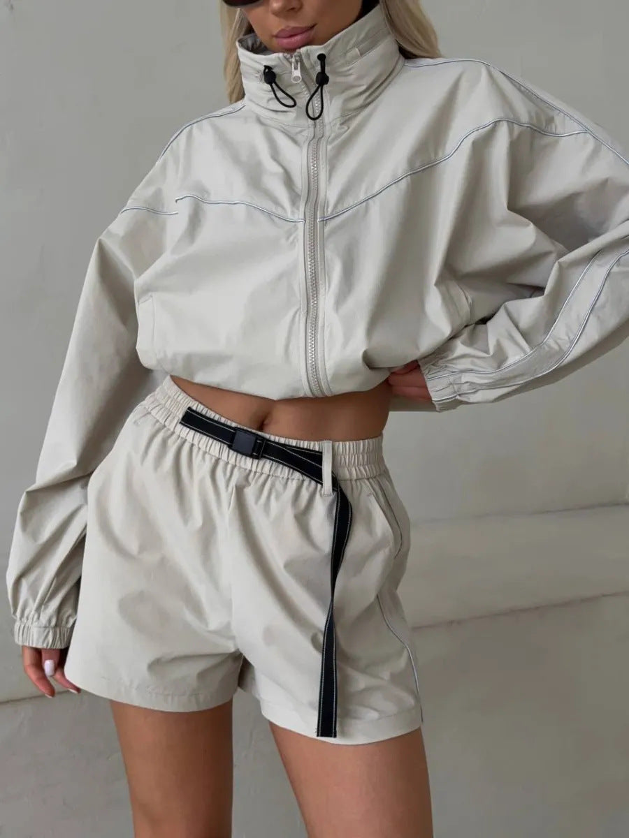 Damen sportlicher Zweiteiler mit cropped Jacke und Shorts Drune