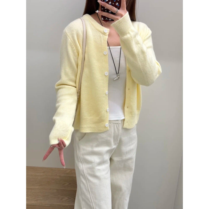 Drune | Damen Fein Gestrickte Jacke mit V-ausschnitt und Knopfleiste