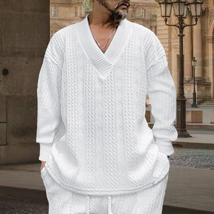 Herren nan grob gestrickter V-Ausschnitt-Pullover mit Zopfmuster und relaxed Fit Drune